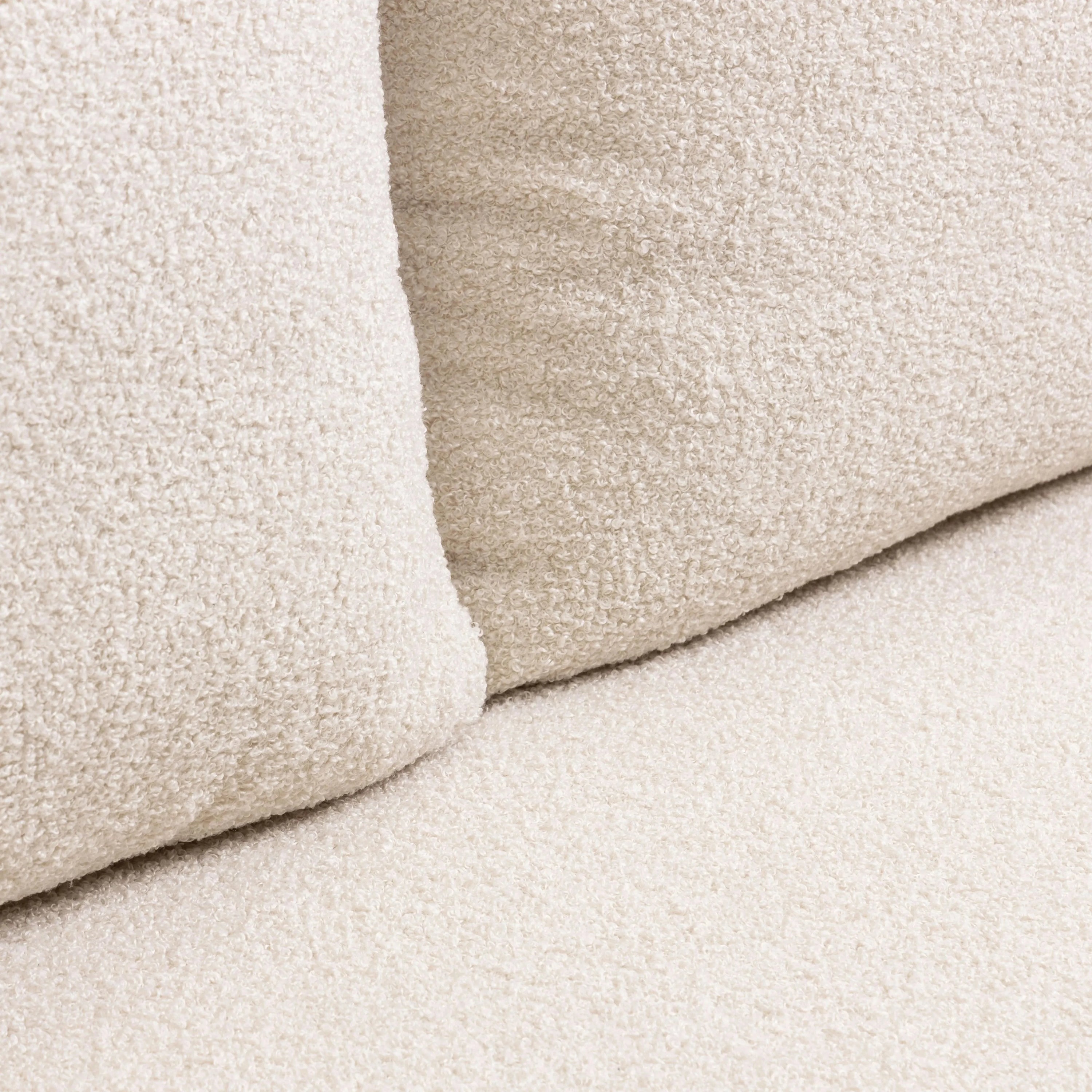 Sofa ELLA, šviesiai smėlinė, boucle