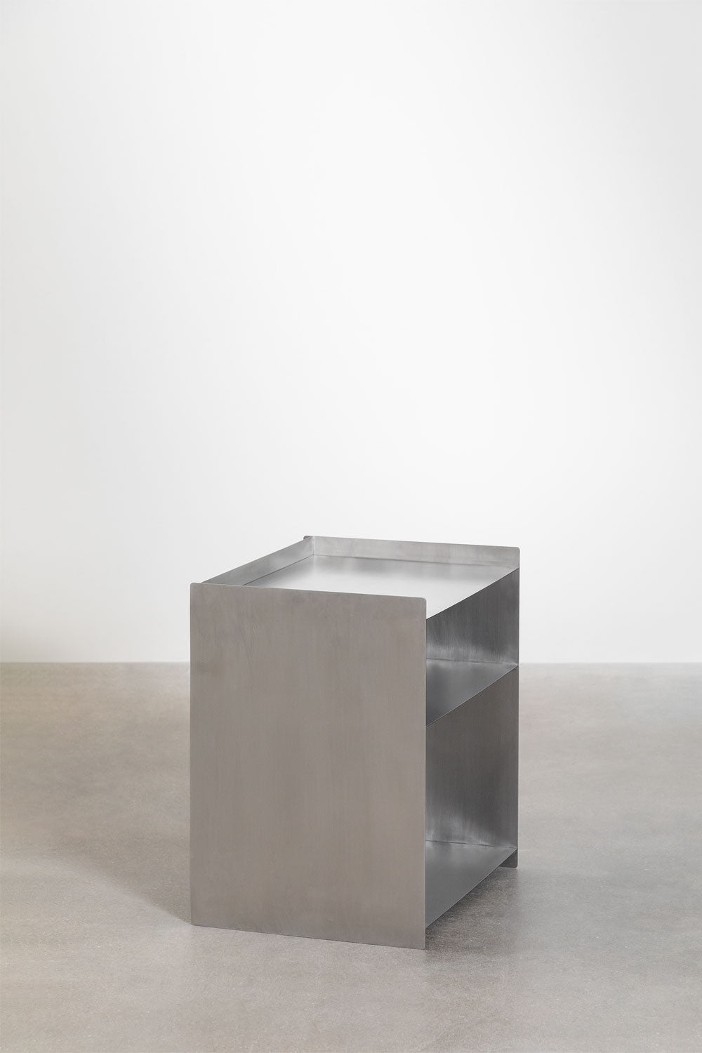 Side table NENDEA, silver