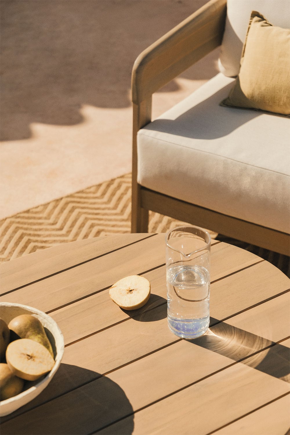 Oval outdoor table ULENO, light acacia