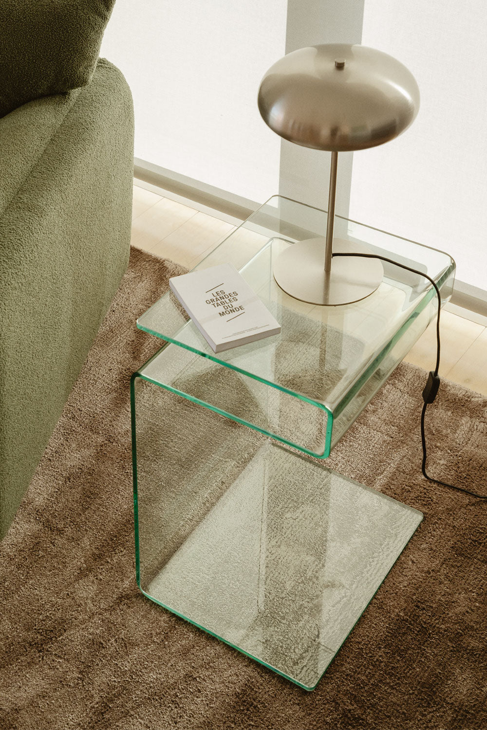 Stačiakampis staliukas DIORIA, rudo stiklo, 40x35 cm