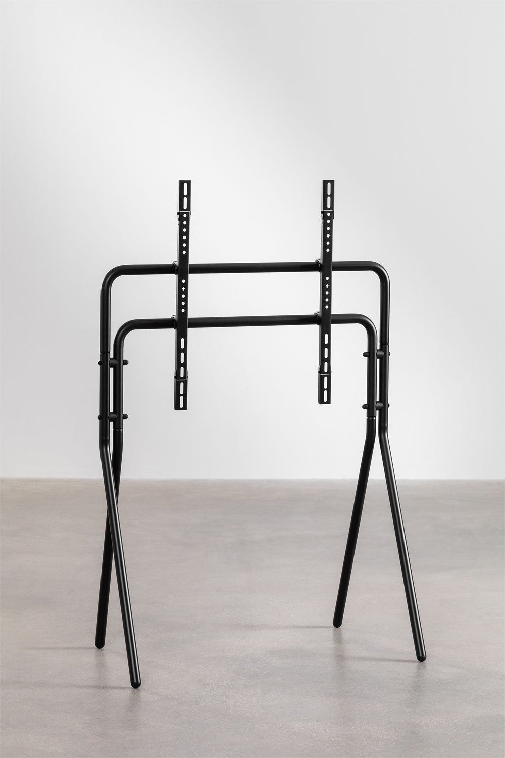 TV stovas GORKUSI, metalas