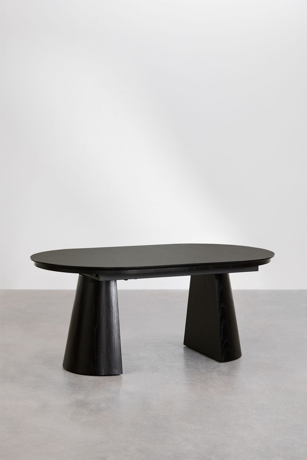 Stalas MONTANA, ovalus 180–240×105 cm, juoda