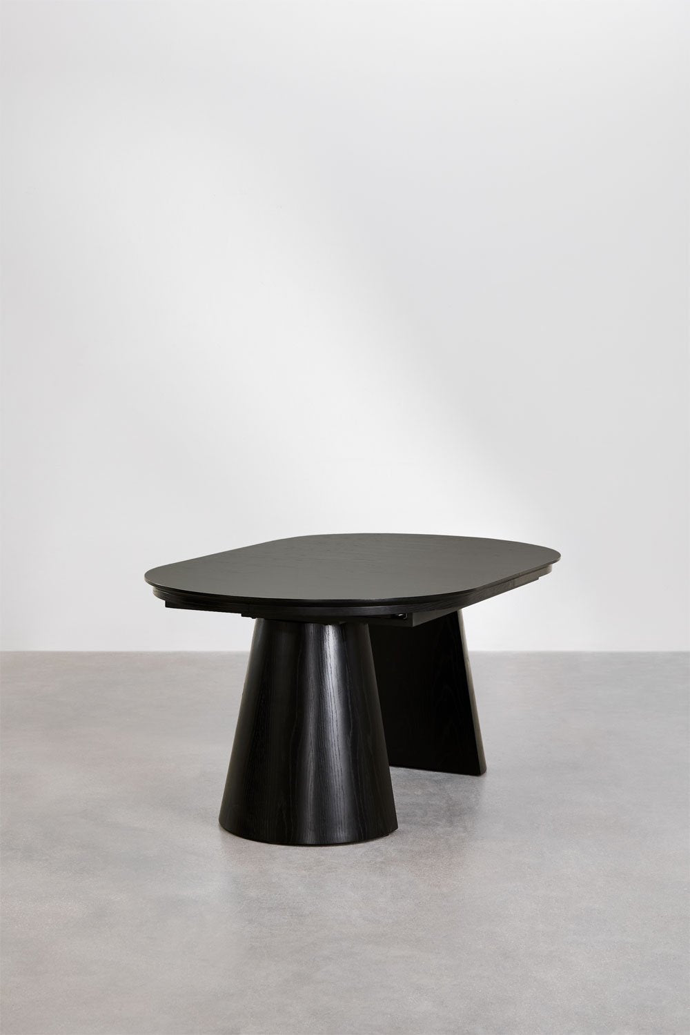 Stalas MONTANA, ovalus 180–240×105 cm, juoda