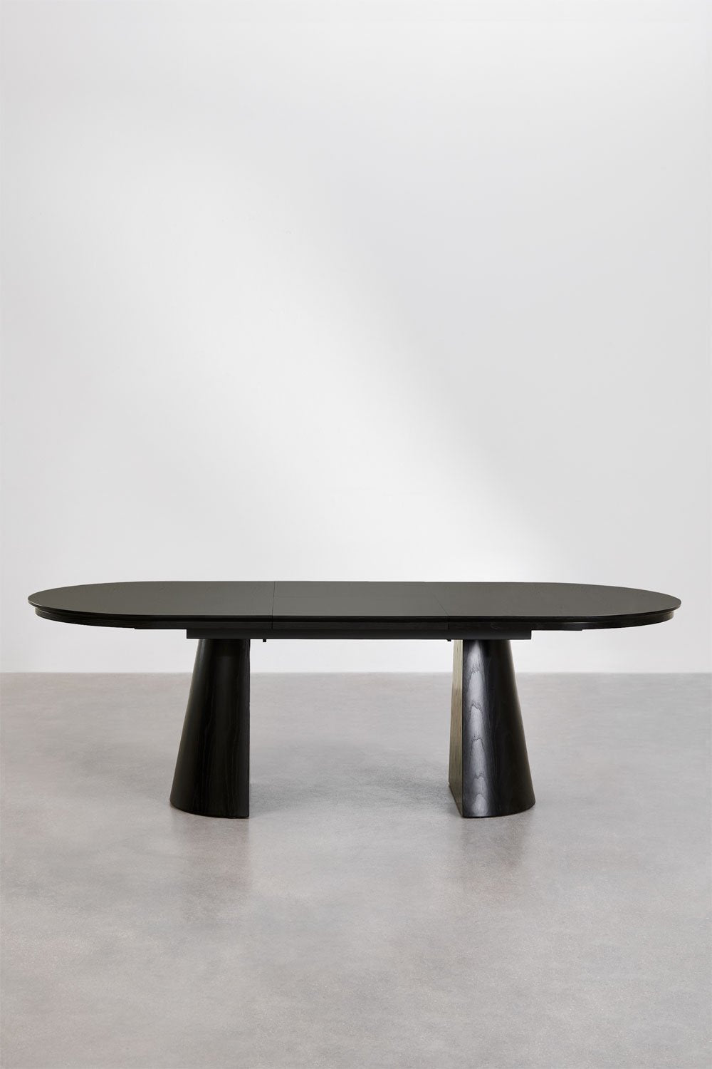 Stalas MONTANA, ovalus 180–240×105 cm, juoda