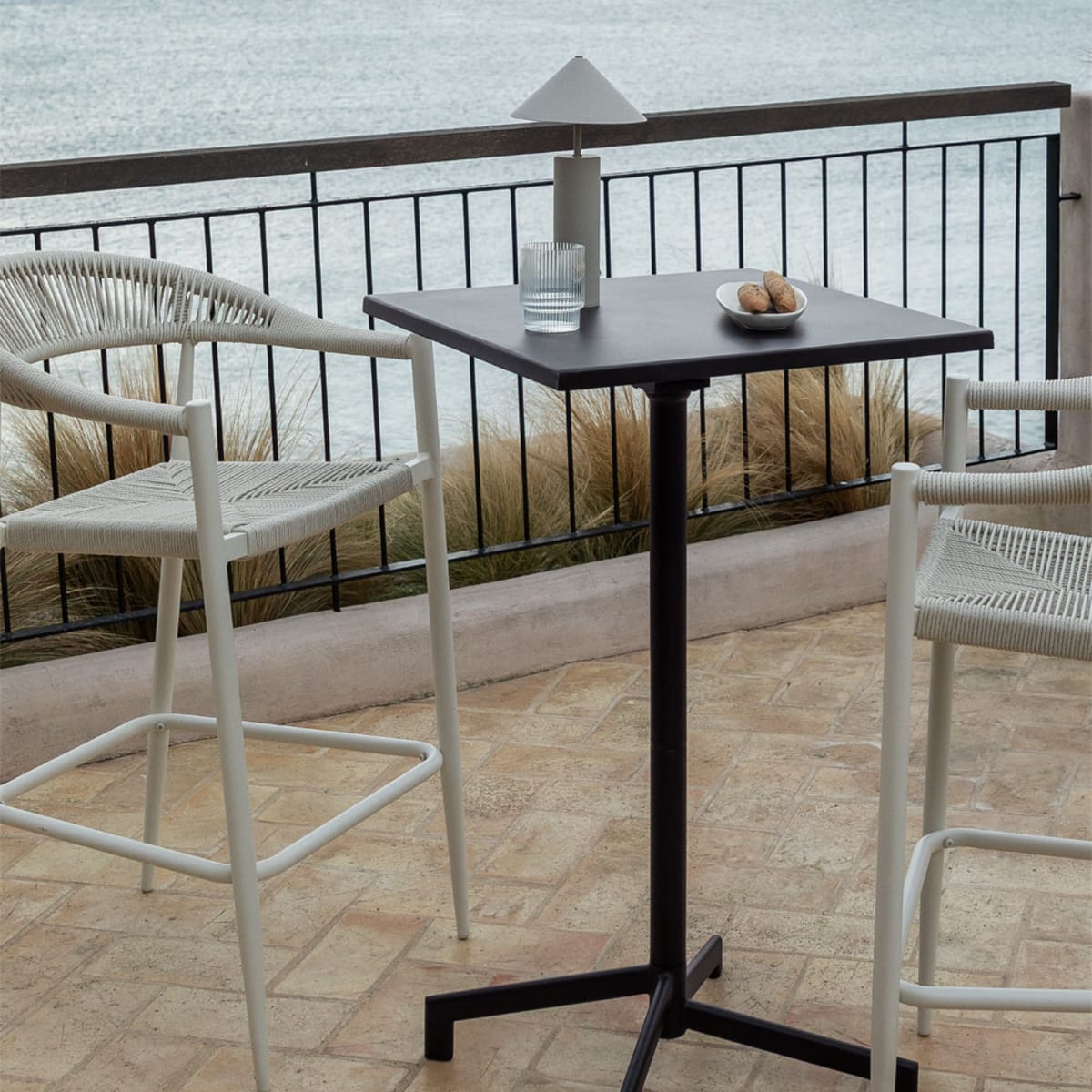 ALTO square bar table, black