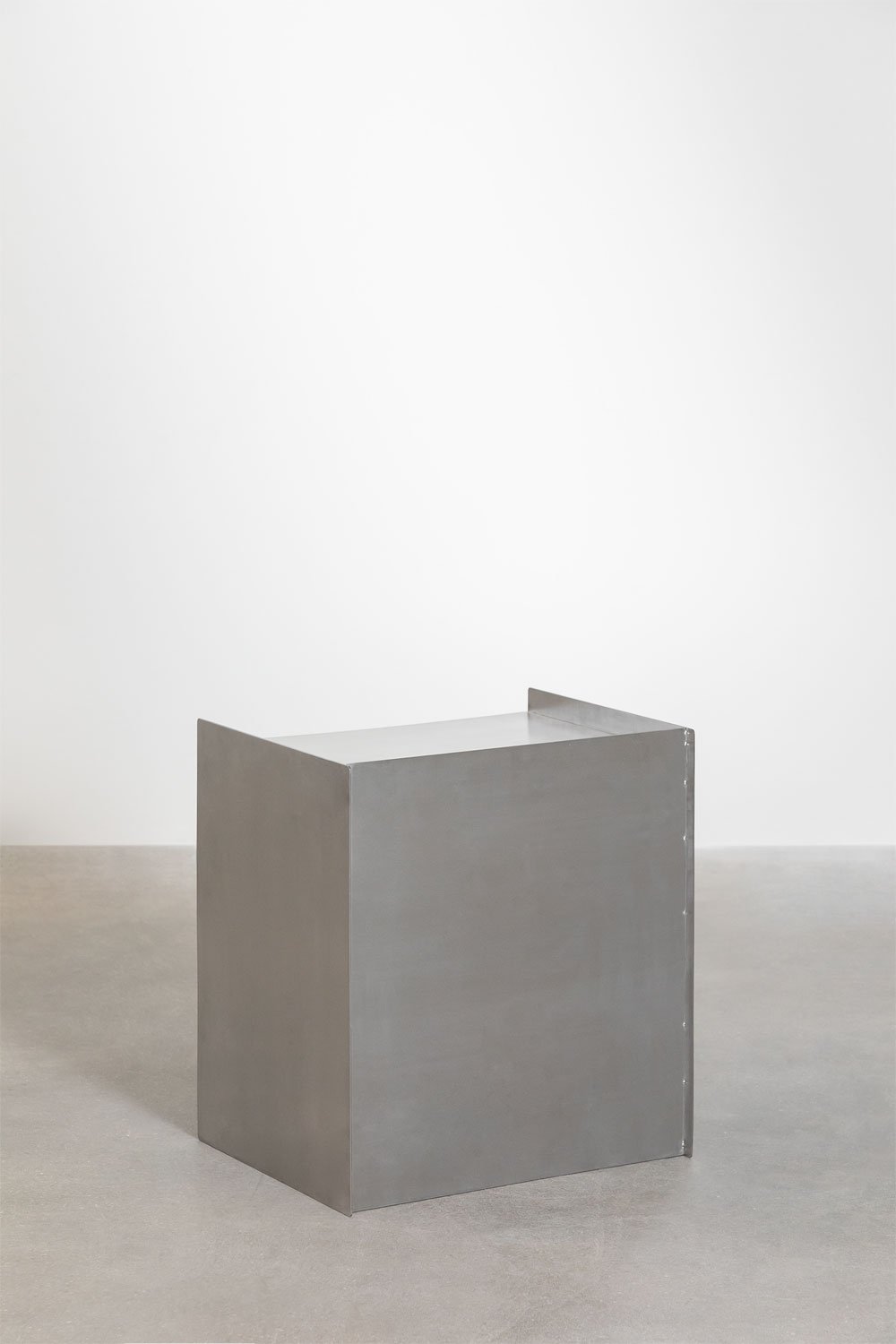 Šoninis staliukas NENDEA, sidabrinis