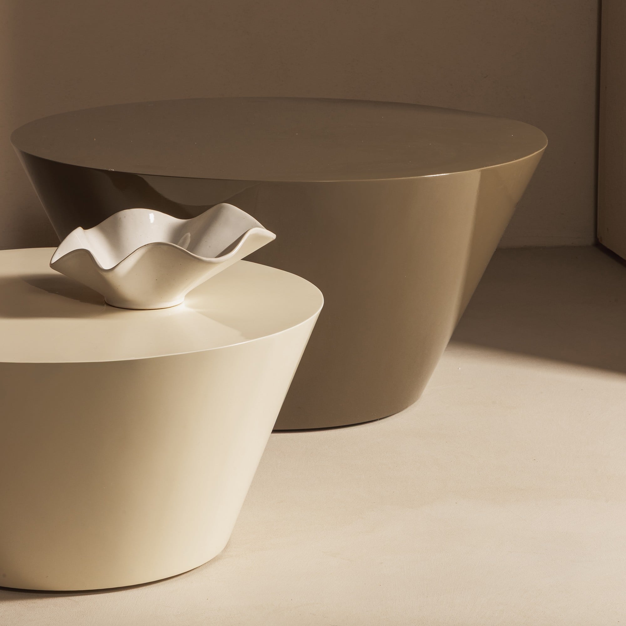 Coffee table DERAIN, cream white, high gloss, 60 cm
