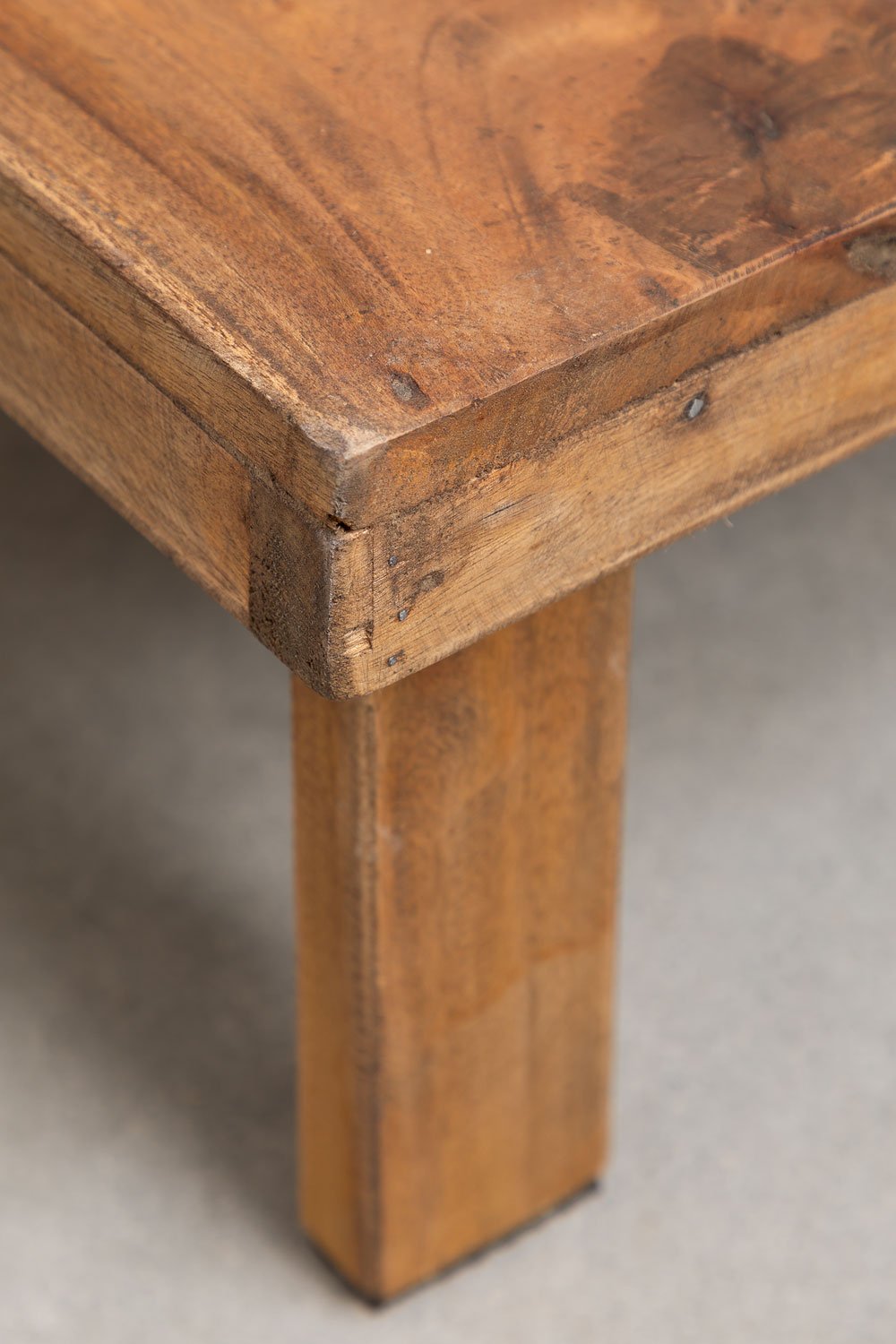 Kavos staliukas DVETU, perdirbtas medis