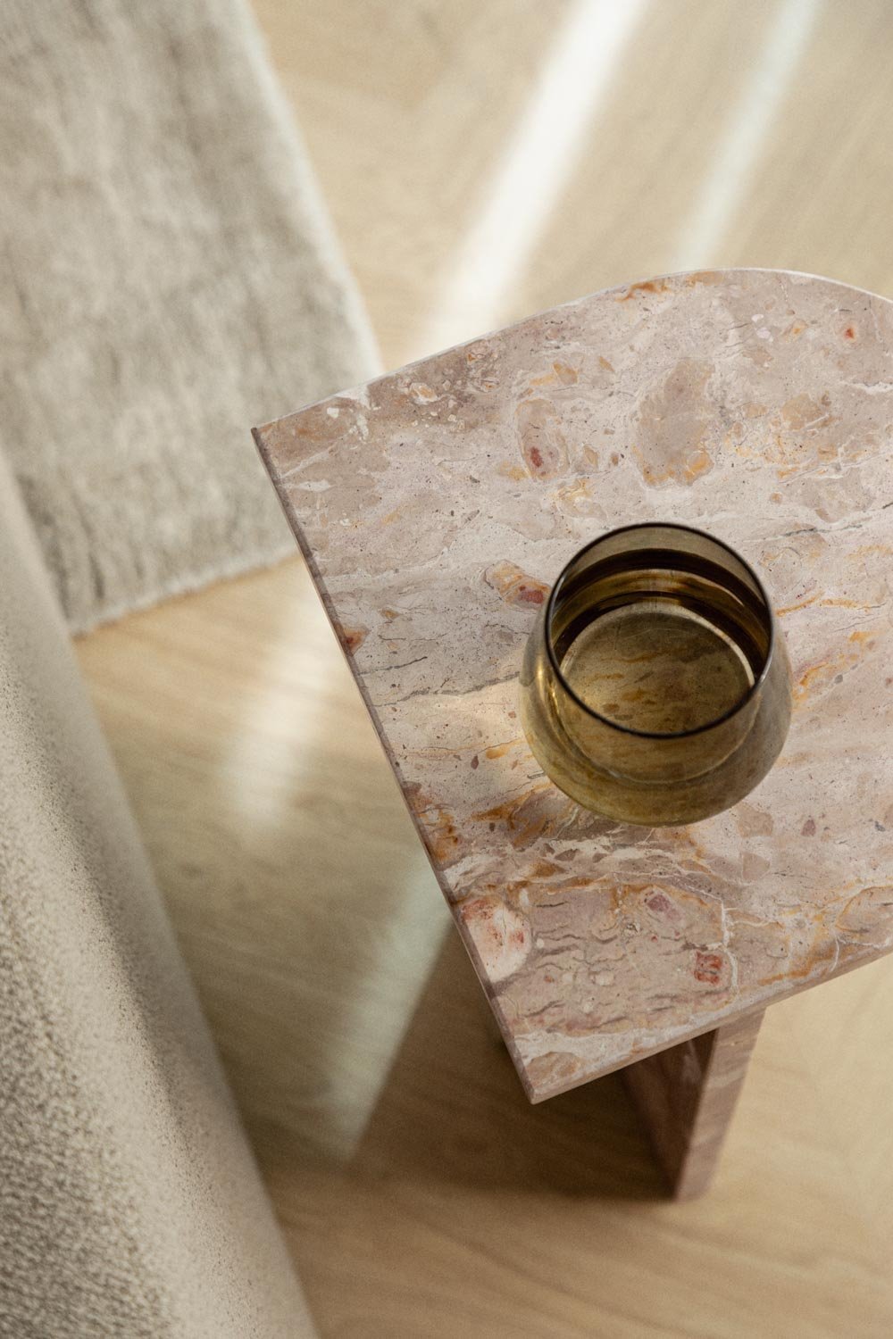 Kavos staliukas CREILA, natūralus akmuo, poliruotas