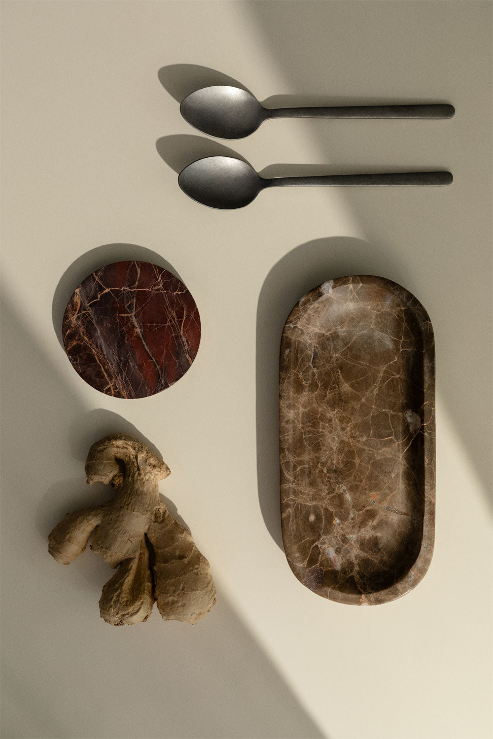 Lentyna KIVALINA, travertinas ir mango, 190 cm