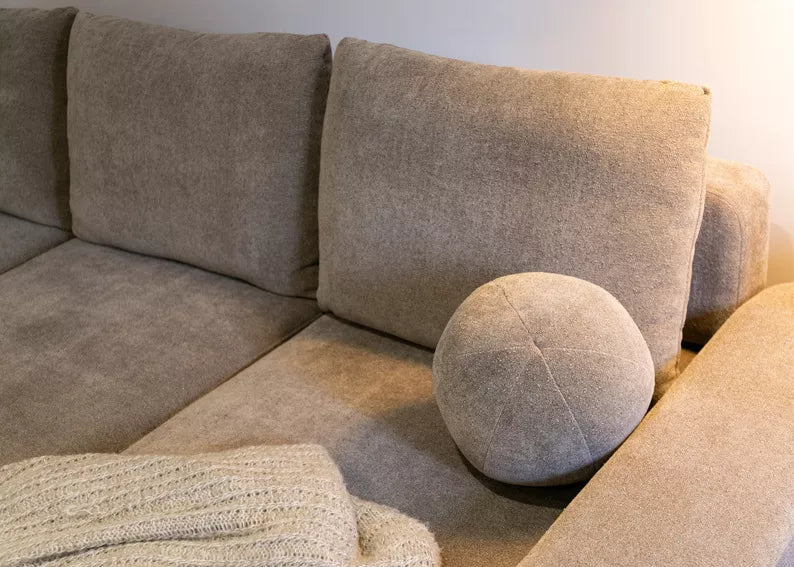 Kampinė sofa CARNOS, šviesiai rudos spalvos šenilas