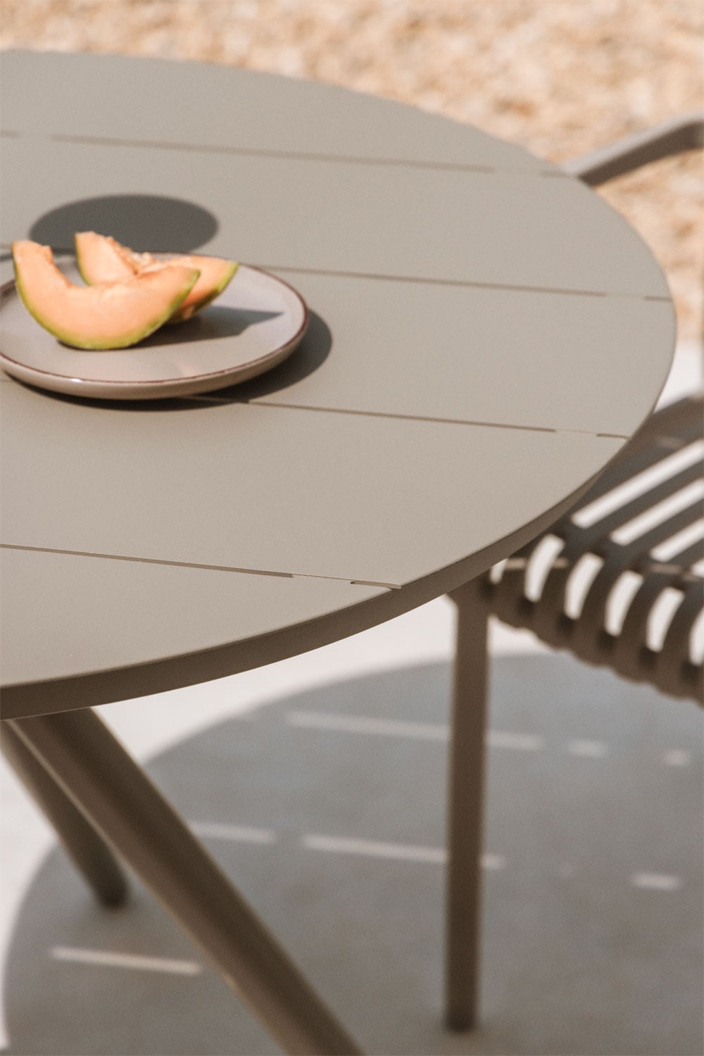 Round outdoor table VALERIE, mocha brown (1 pc.)