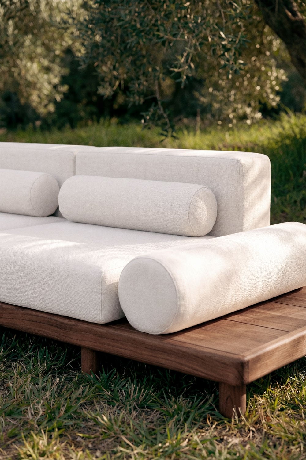 Trivietė modulinė lauko sofa KORKO su šoniniu staliuku, akacija