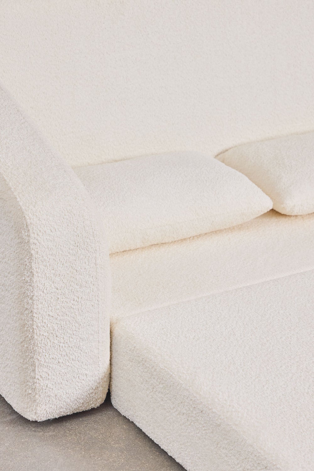 Trivietė sofa DALILA su miegama funkcija, balta spalva