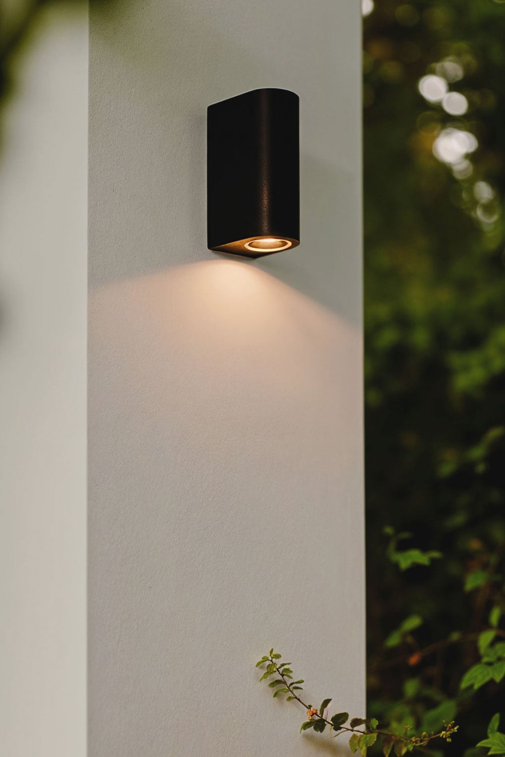 Āra sienas lampa XILVEN, melna, divpusēja