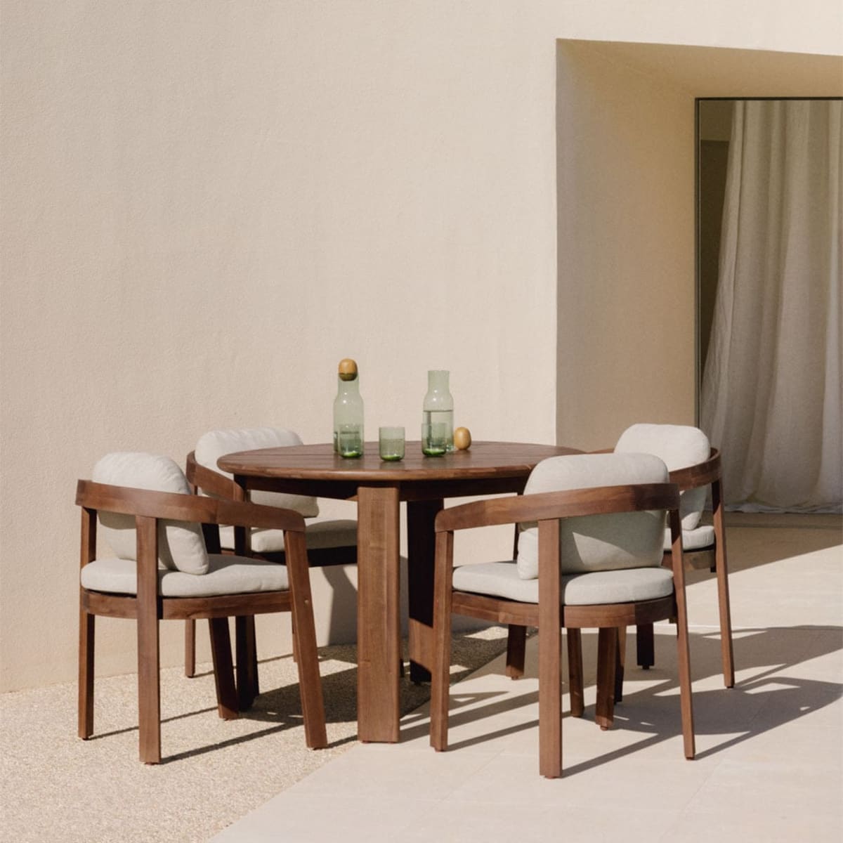 Outdoor set ULENO, round table, 4 chairs, dark acacia