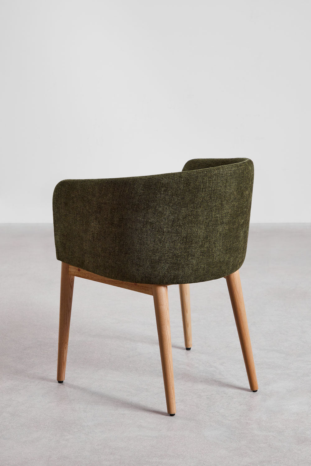 SOLUARO dining chair with armrests, natural wood frame, sage green chenille