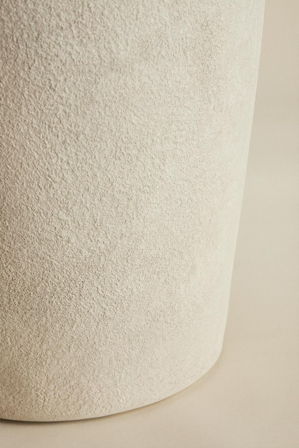 Vāze PAULINA, cements, krēmkrāsa (1)