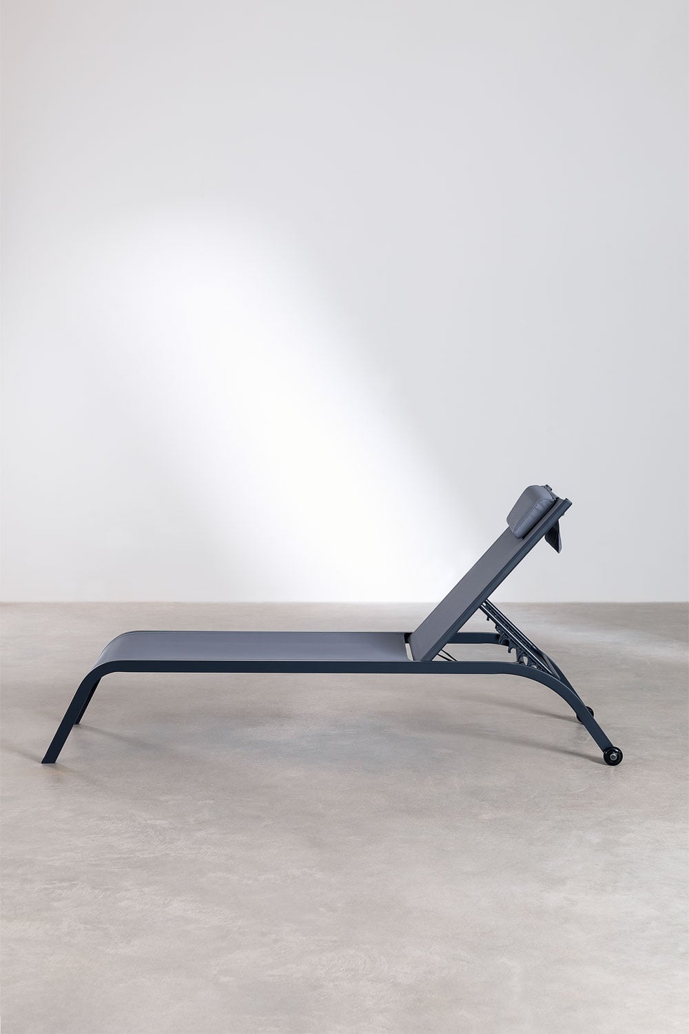 Outdoor lounger THERYS, graphite grey