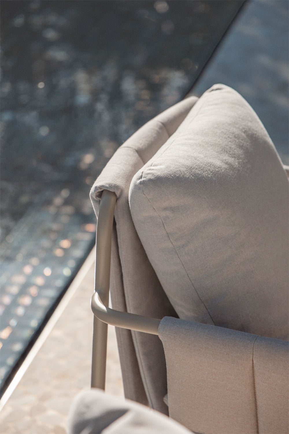 Outdoor chair ZUNIKA, with armrests, mocha brown