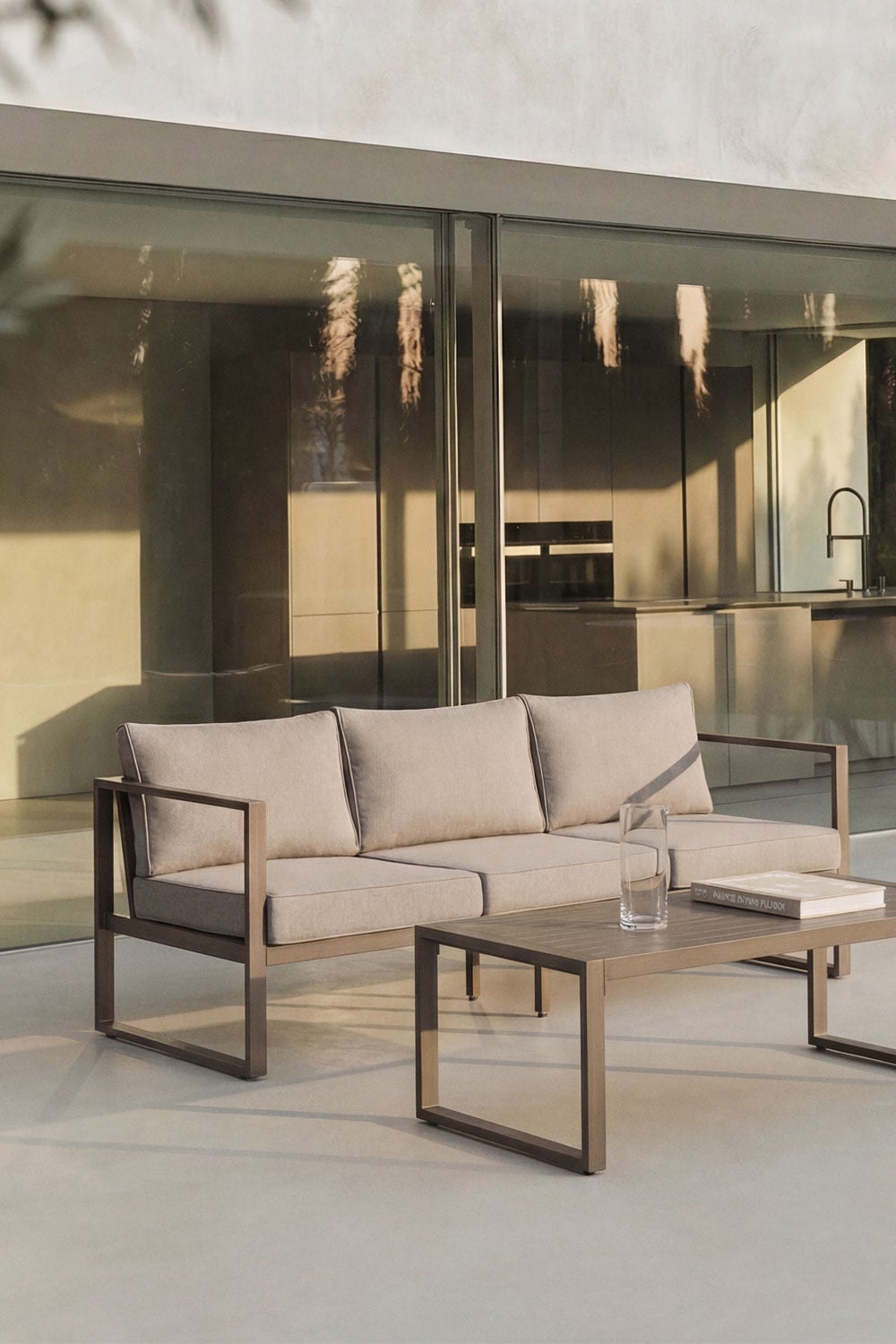 ALCANTO three-seater sofa, chocolate