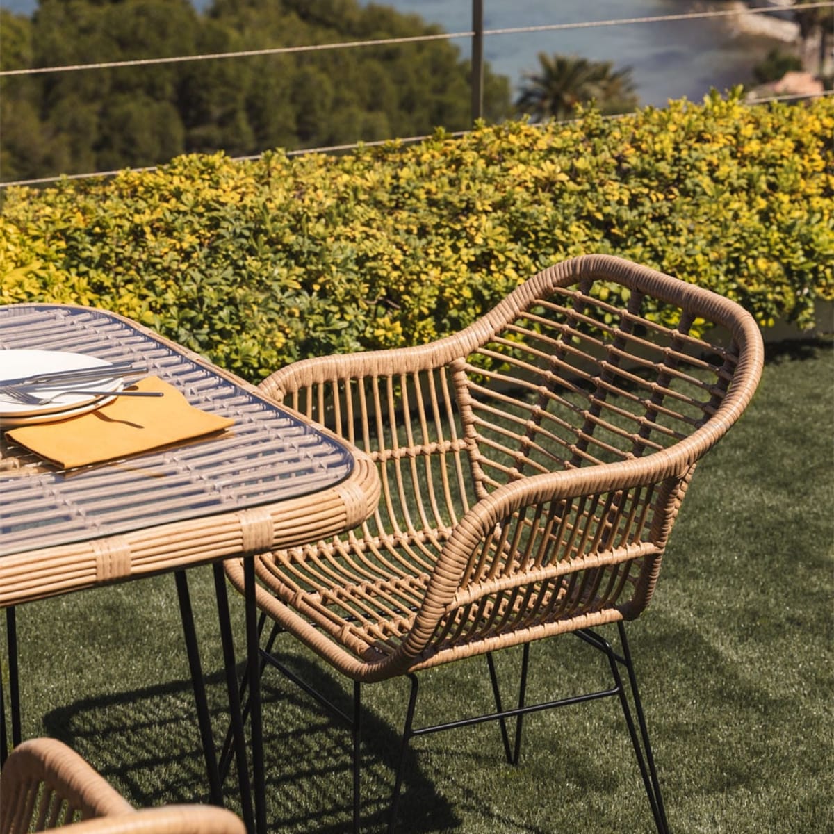 Outdoor chair ZOLE, with armrests, black (1 pc.)