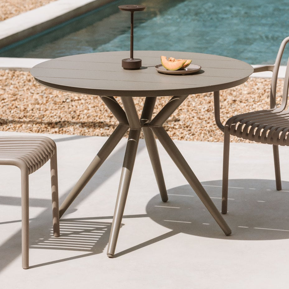 Round outdoor table VALERIE, mocha brown (1 pc.)