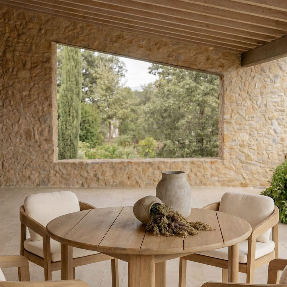 Round outdoor table ULENO, light acacia