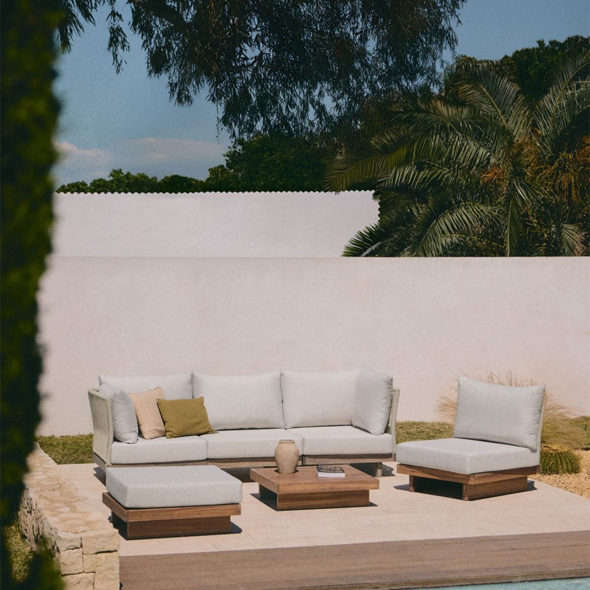 FORTO outdoor furniture set, 4-piece with table and ottoman
