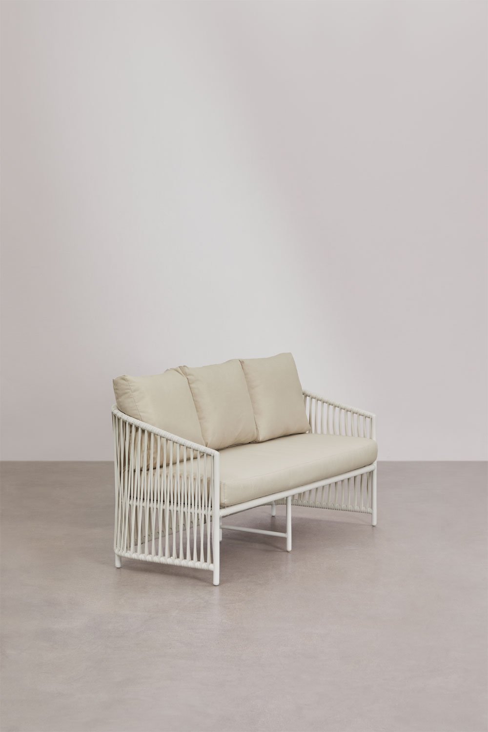 Foteliai su švelniu pynimu ir kviečiančiu dizainu | namuideja.lt | foteliai sode