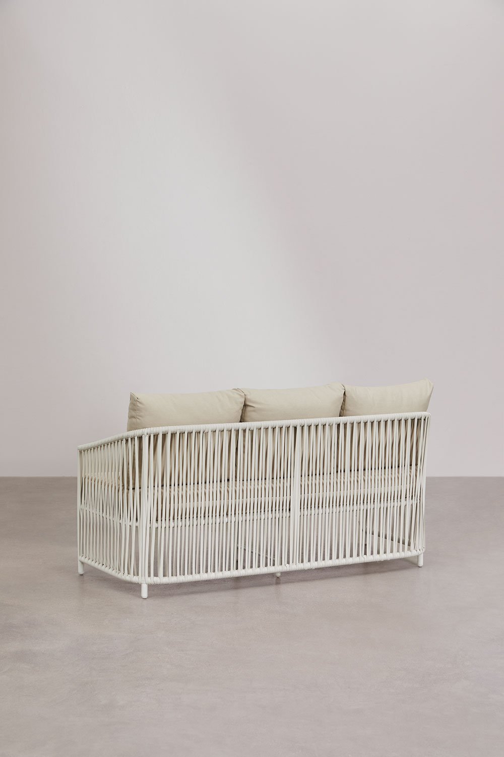 Lauko sėdėjimo zona su stilingu SOPHIE komplektu | namuideja.lt | sėdėjimo zona