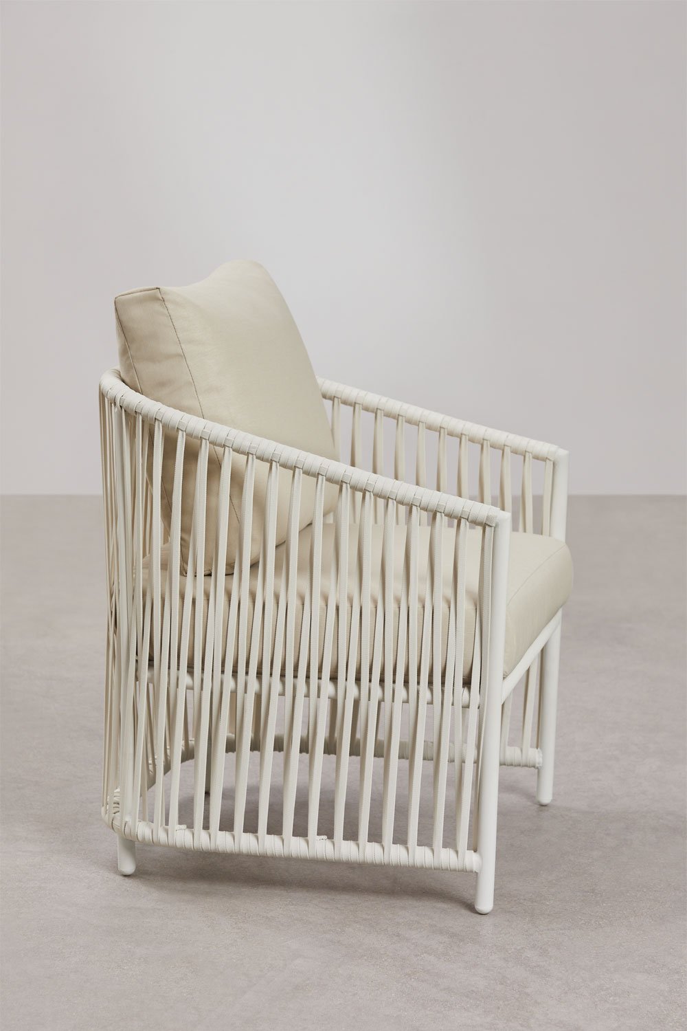 Foteliai su švelniu pynimu ir kviečiančiu dizainu | namuideja.lt | foteliai sode