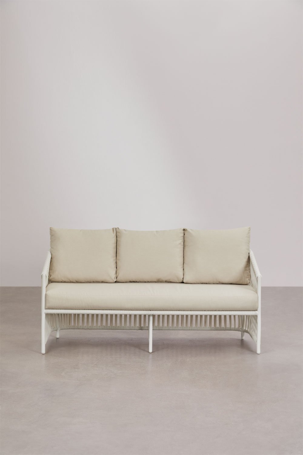 Šviesus sodo komplektas su kontrastingais akcentais | namuideja.lt | šviesūs baldai