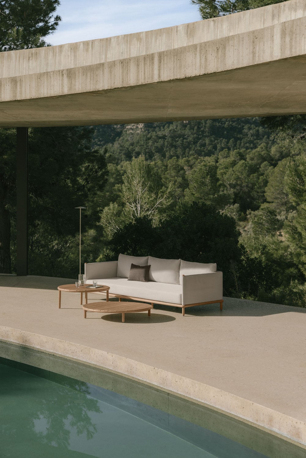 AKORAS set, sofa and tables, light brown+white