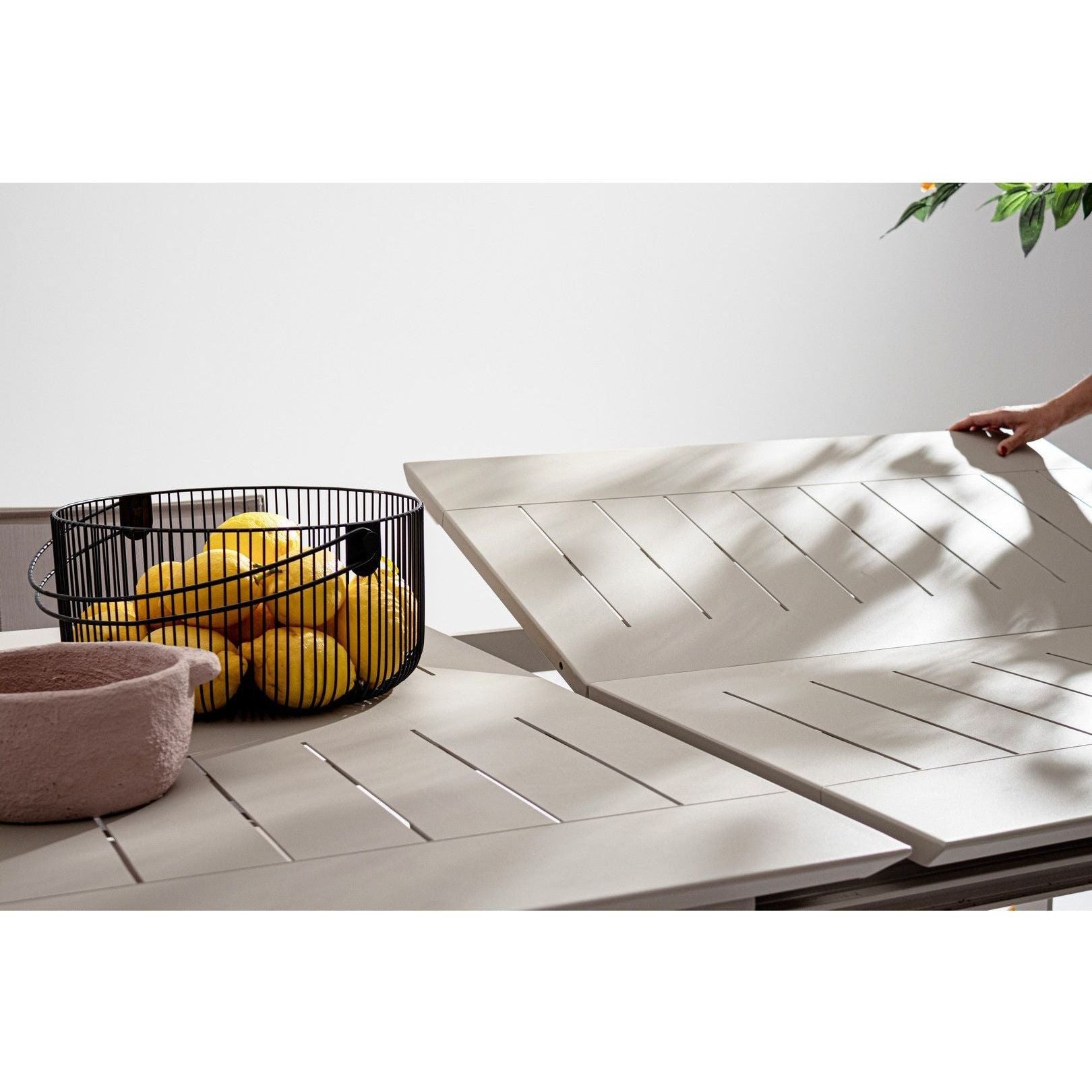 Lauko valgomojo stalas KONNOR RASTIN, 200-300X110 cm