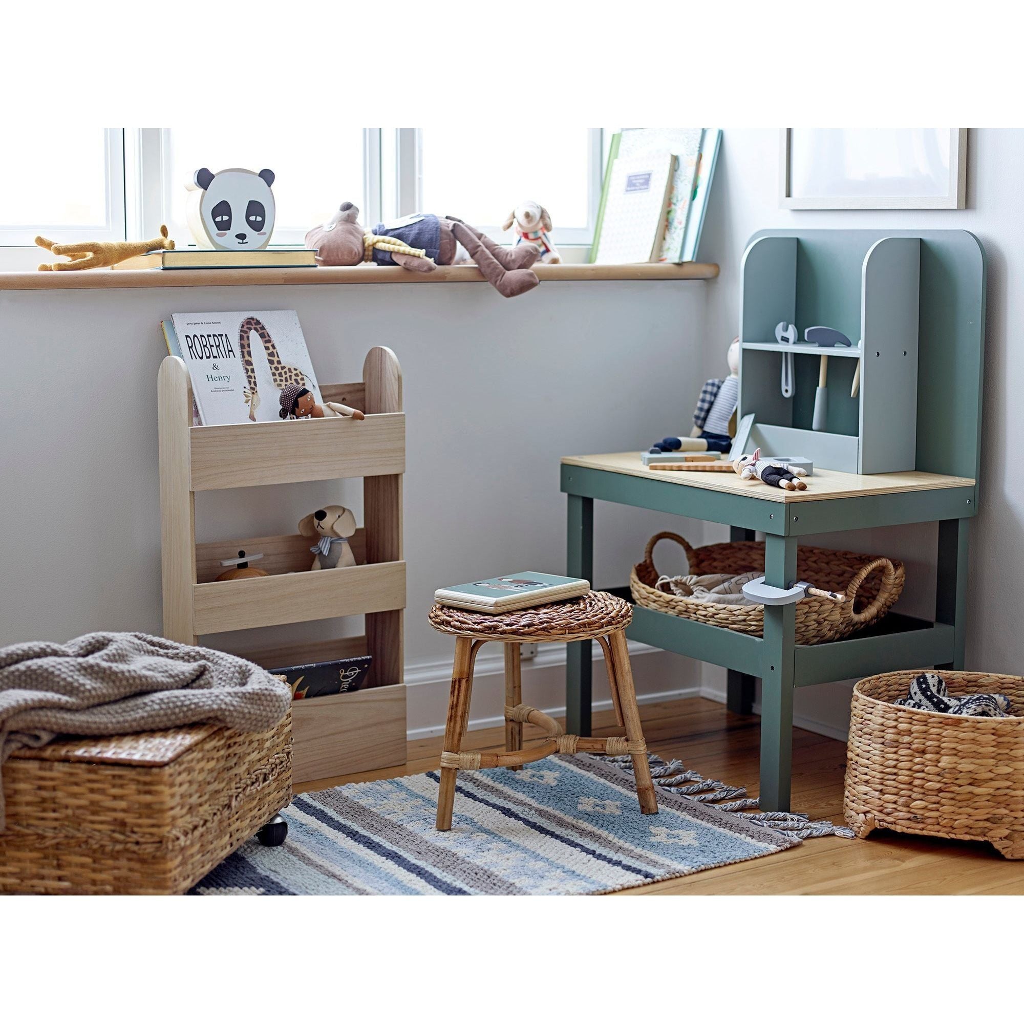 Pastatoma lentyna MORIS, natūrali spalva, paulovnijos mediena