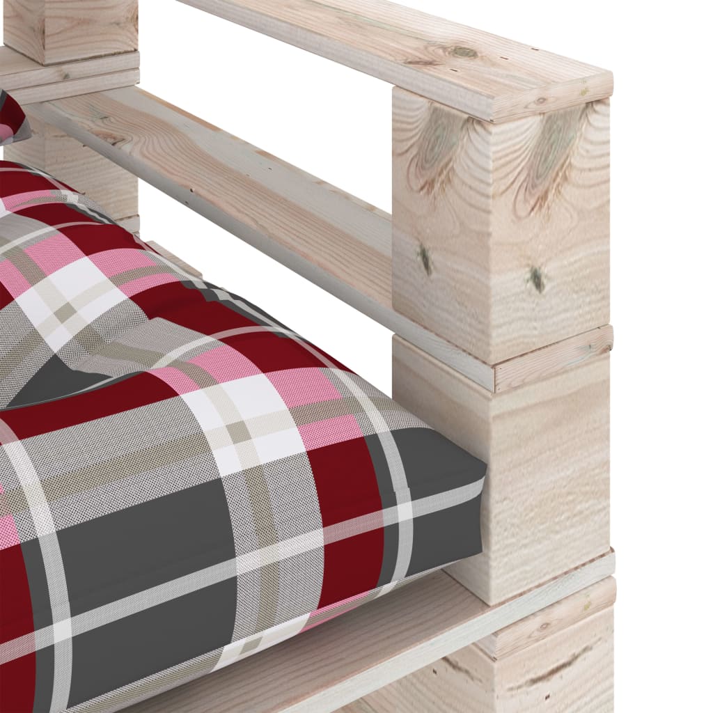 Sodo sofa iš palečių su raudonom languotom pagalvėlėm, pušis